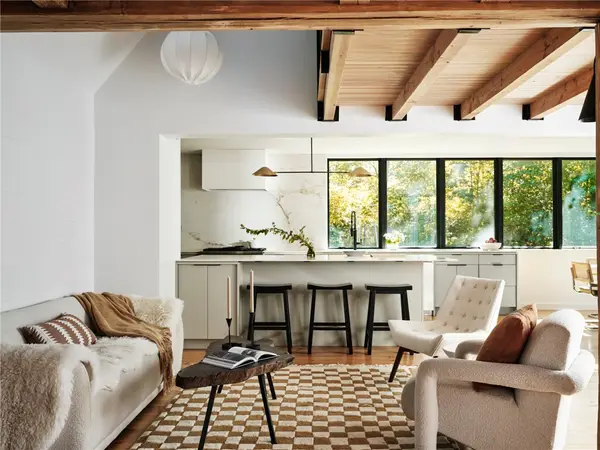 296 Stoney Holllow Road, Tiverton, RI 02878