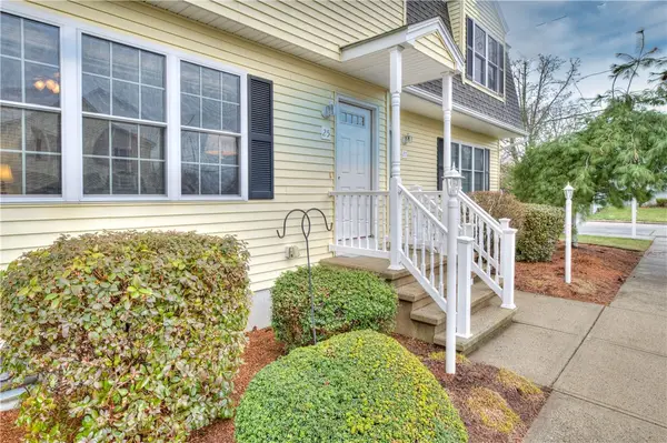 25 Hyde Avenue, Pawtucket, RI 02861