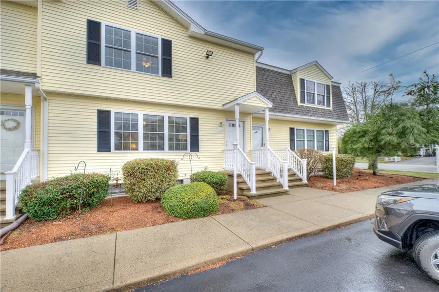 25 Hyde Avenue, Pawtucket, RI 02861 - #2