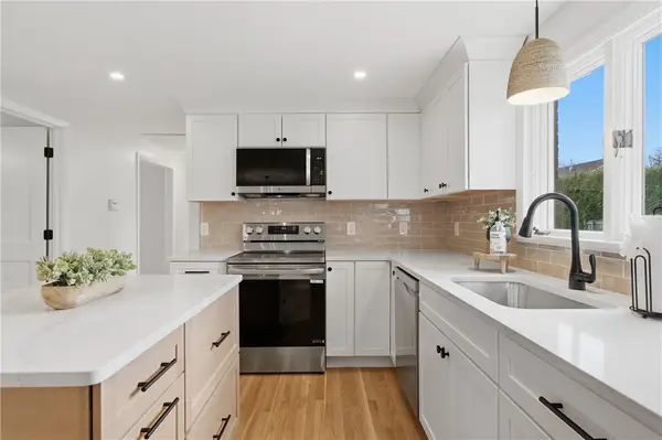 44 Valente Drive, Cranston, RI 02920