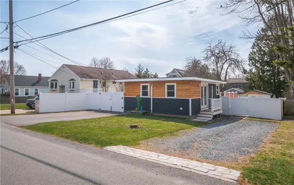 100 Renfrew Avenue, Middletown, RI 02842