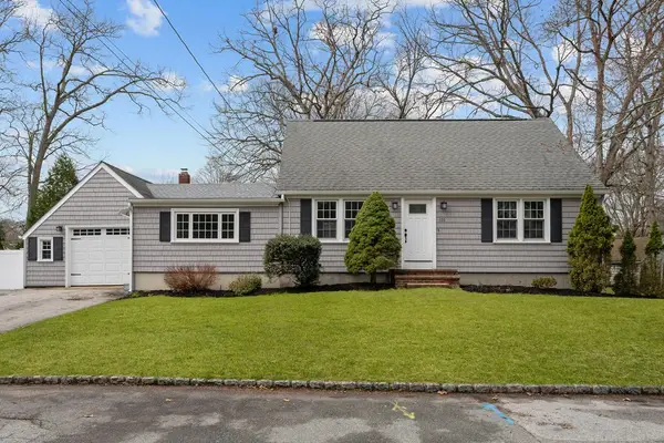 111 Verndale Street, Warwick, RI 02889