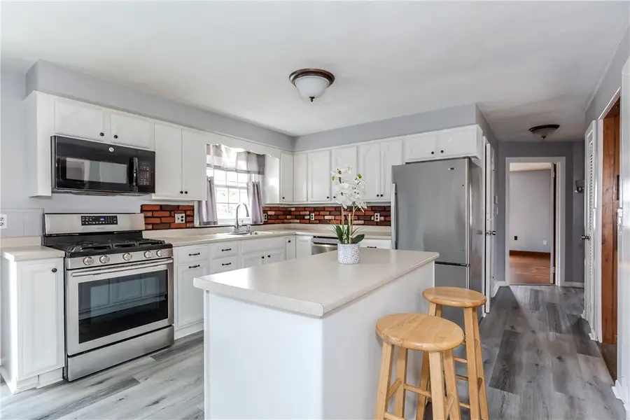 185 Parkside Avenue, Pawtucket, RI 02861 - #3