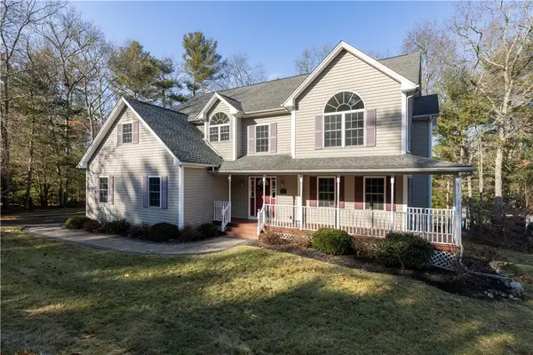 47 Wooded Grove Circle, South Kingstown, RI 02892