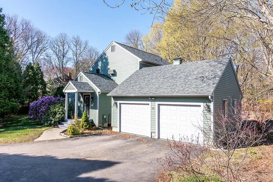 34 Gentian Drive, South Kingstown, RI 02879 - #3