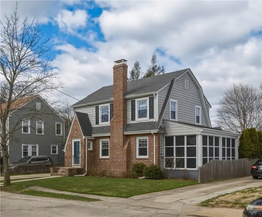 47 Knollwood Avenue, Cranston, RI 02910 - #3