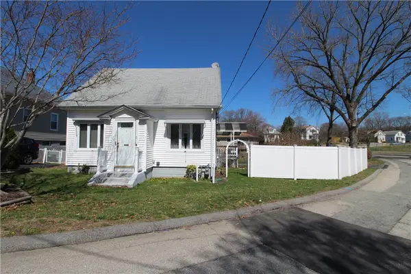 1 Pleasant View Avenue, Johnston, RI 02919