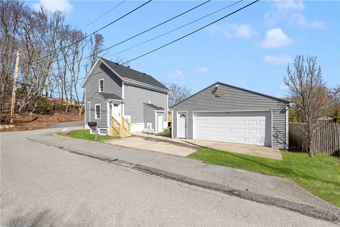 2 Birch Street, Tiverton, RI 02878 - #1