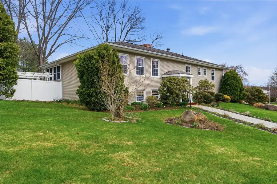 8 Crabapple Lane, Smithfield, RI 02828 - #3