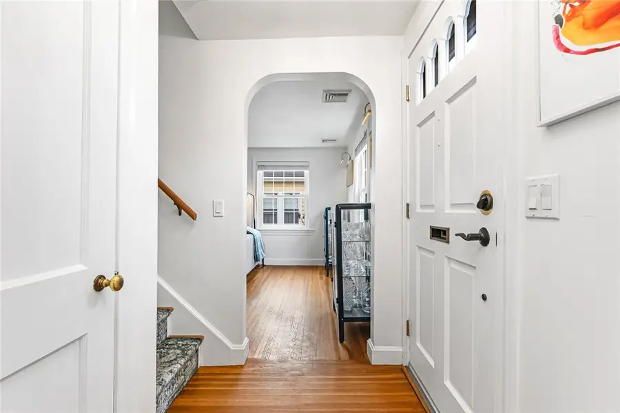 28 Rosegarden Street, Warwick, RI 02888 - #3