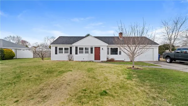 45 Whippoorwill Road, Warwick, RI 02888