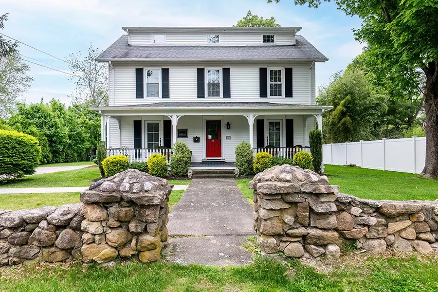 390 Woodruff Avenue, South Kingstown, RI 02879 - #2