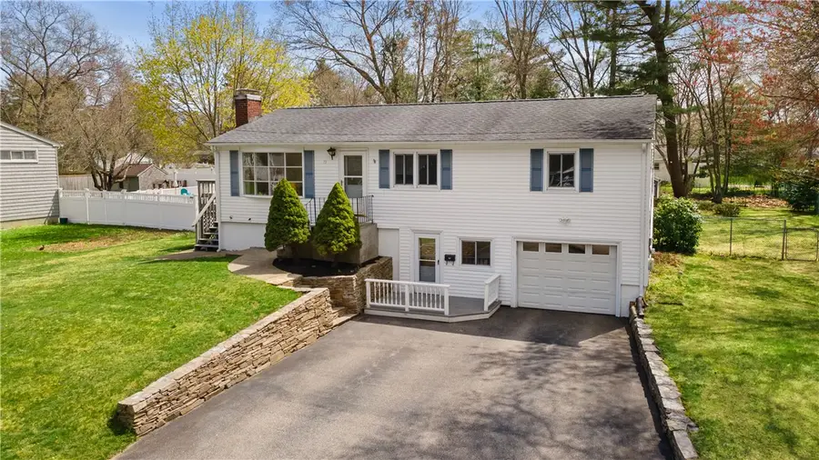 71 Evergreen Road, North Kingstown, RI 02852 - #3