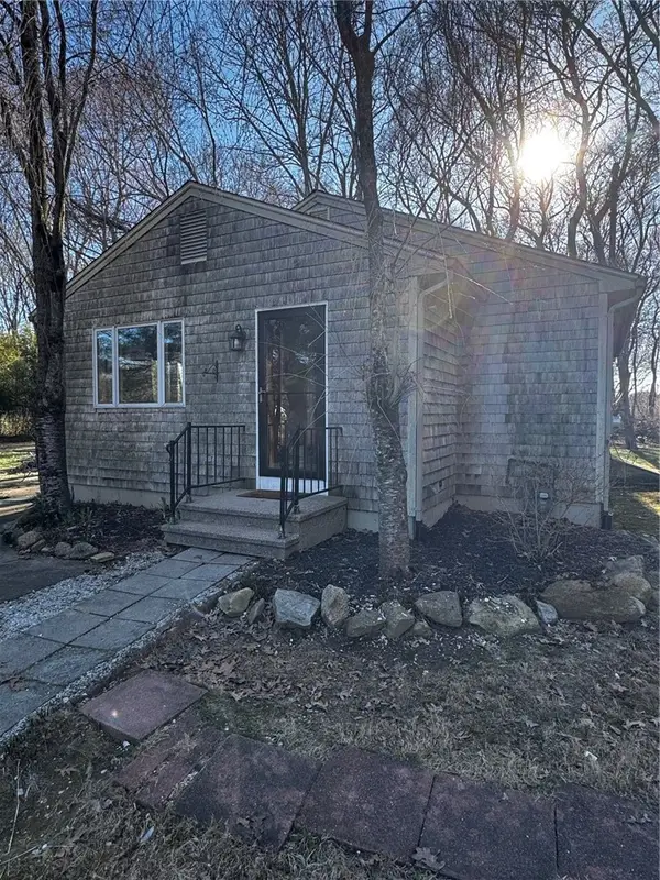 1668 Kingstown Road, South Kingstown, RI 02879