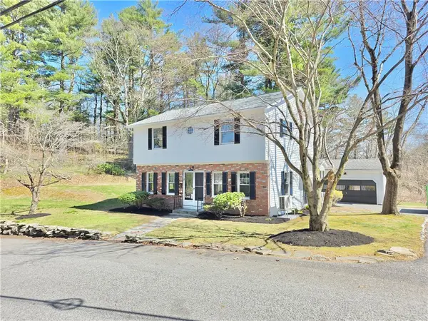 8 Wolf Hill Road, Smithfield, RI 02917