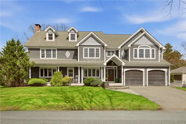3 Deerfield Drive, Barrington, RI 02806