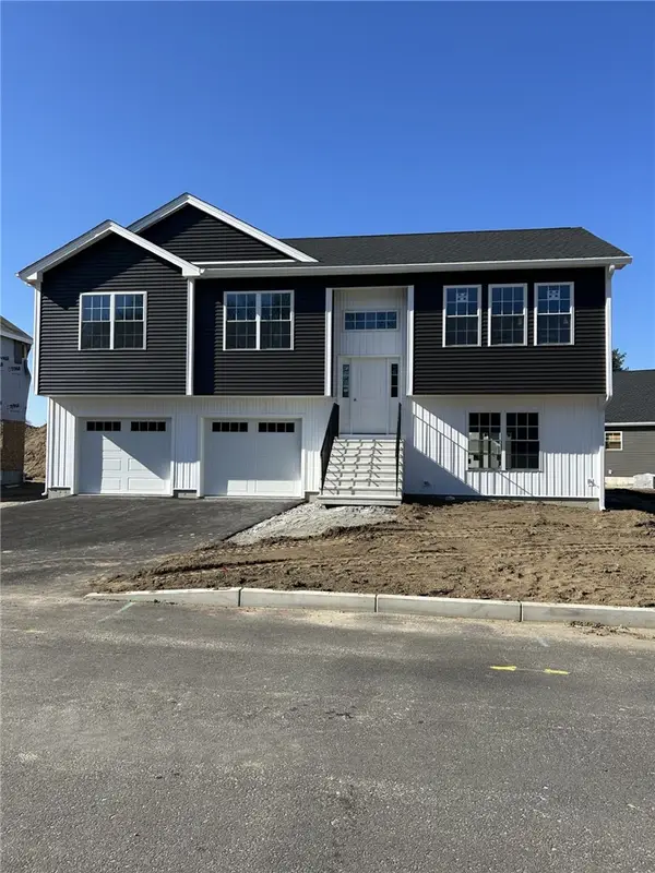 51 Red Maple Lane, Warwick, RI 02886