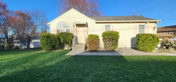 5 Barnes Avenue, Johnston, RI 02919