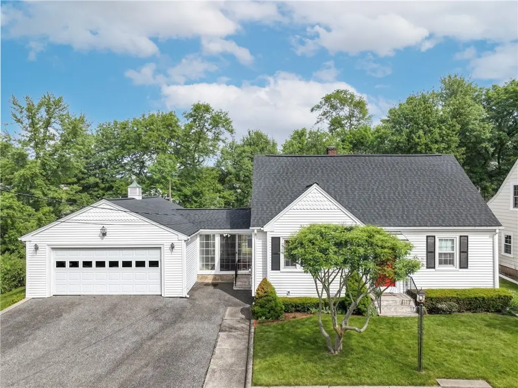 47 Dartmouth Avenue, Riverside, RI 02915 - #1