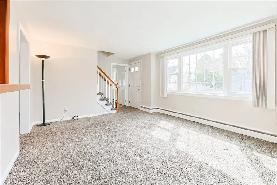 47 Dartmouth Avenue, Riverside, RI 02915 - #2