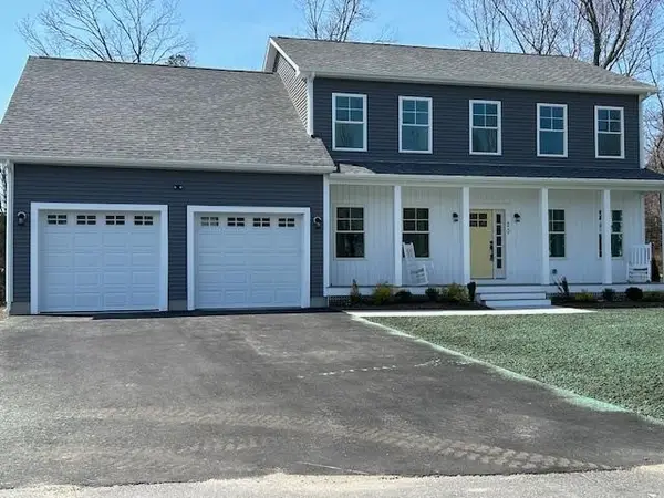 20 Doreen Court, Cranston, RI 02921