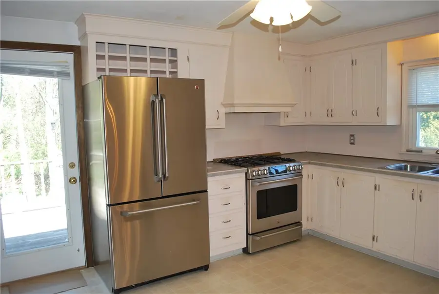 3 Carriage Way, North Providence, RI 02904 - #2