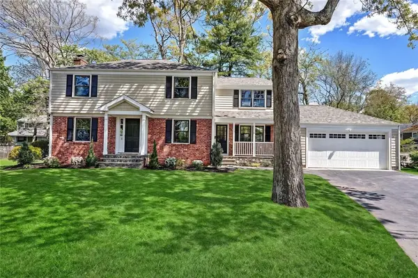 18 Chantilly Drive, Barrington, RI 02806