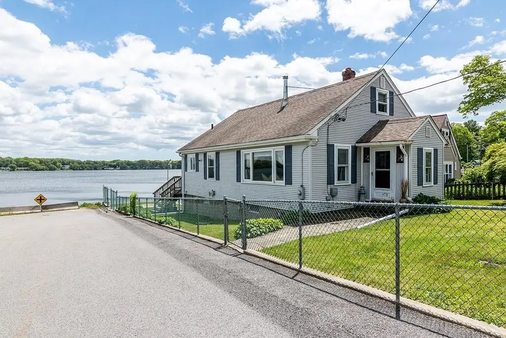 4 Lake Avenue, Tiverton, RI 02878 - #1