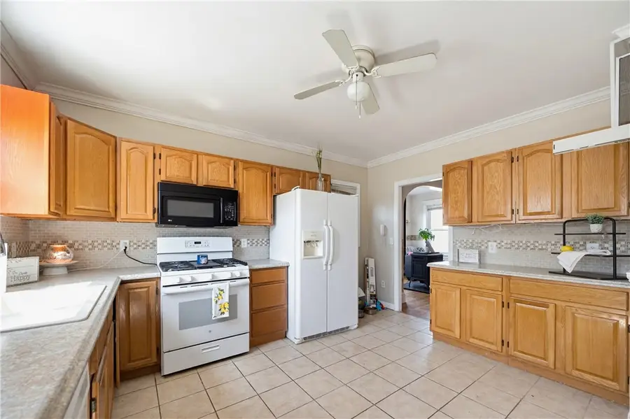 525 Willett Avenue, Riverside, RI 02915 - #3