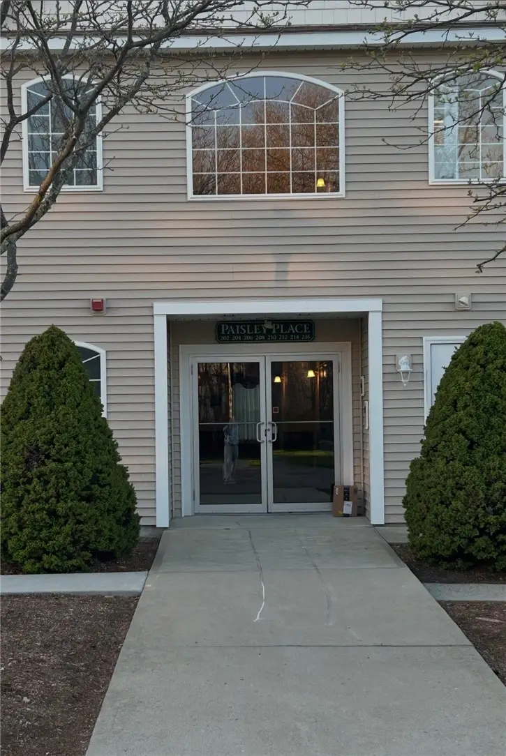 2 Gray Coach Lane #202, Cranston, RI 02921 - #3