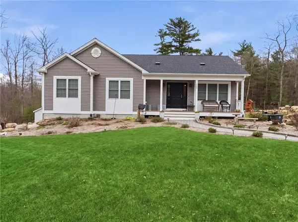 380 Ledge Road, Coventry, RI 02816