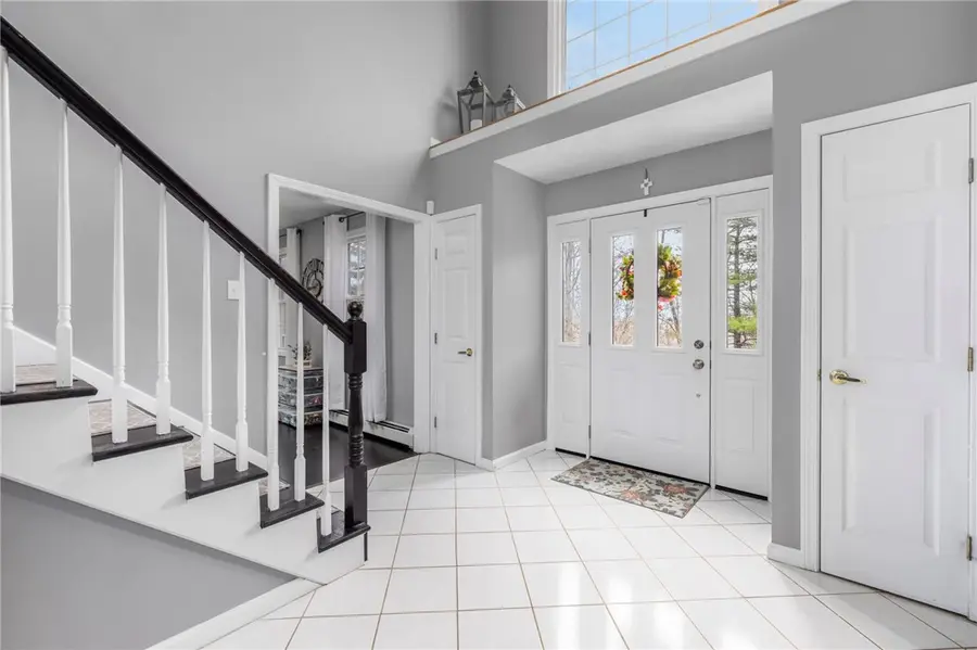 14 Canton Court, Cranston, RI 02921 - #3