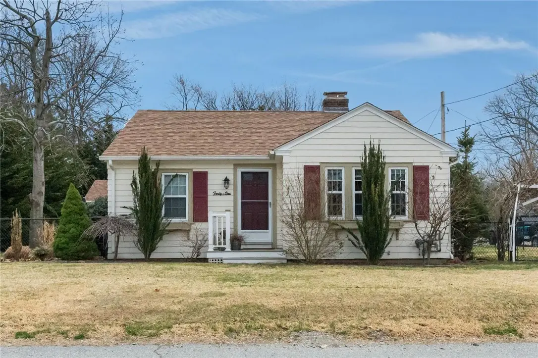 41 Rogers Avenue, Riverside, RI 02915 - #1