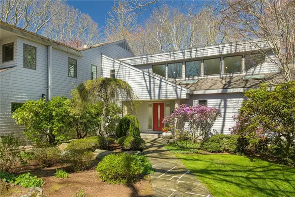 125 Woodruff Avenue, Narragansett, RI 02882
