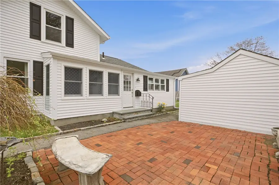 9 Leslie Avenue, Barrington, RI 02806 - #3