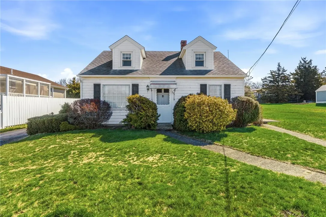 528 Metacom Avenue, Bristol, RI 02809 - #1