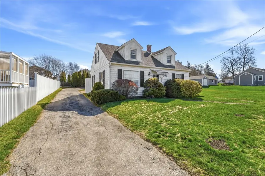 528 Metacom Avenue, Bristol, RI 02809 - #3