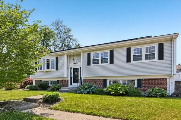 14 Candlewood Drive, Smithfield, RI 02828