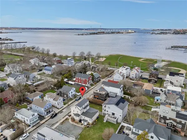 32 Houston Avenue, Newport, RI 02840