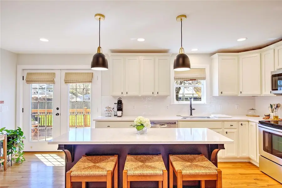 7 Court Avenue, Barrington, RI 02806 - #3