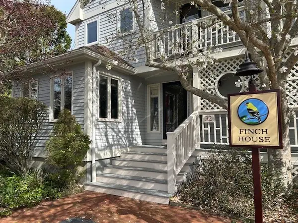 15 Hammersmith Road #32, Newport, RI 02840