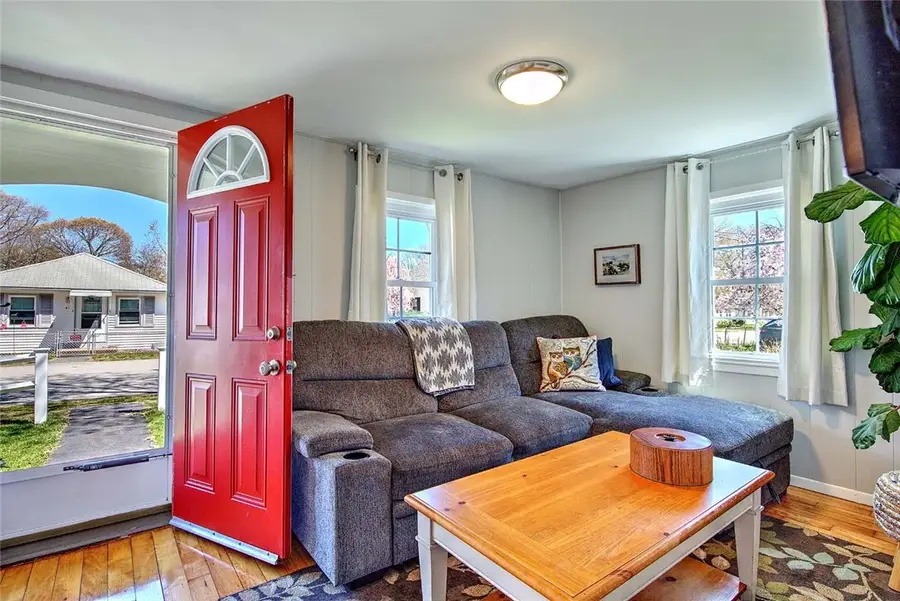 40 Northup Street, Warwick, RI 02889 - #3