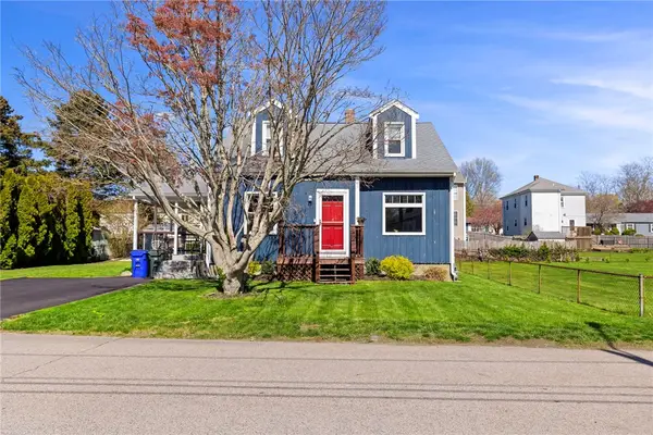 9 Mason Avenue, Bristol, RI 02809