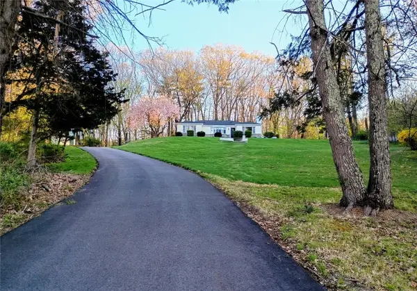 6 Old Pound Hill Road, North Smithfield, RI 02896