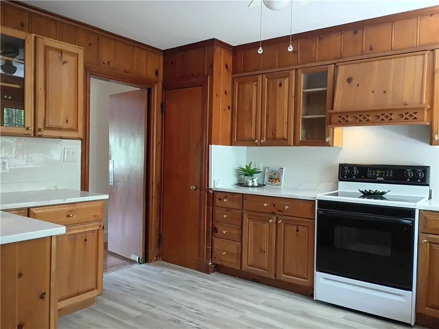 6 Old Pound Hill Road, North Smithfield, RI 02896 - #3