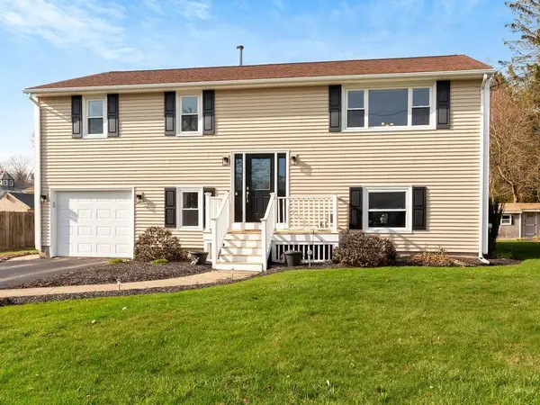 4 Sprague Circle, Johnston, RI 02919