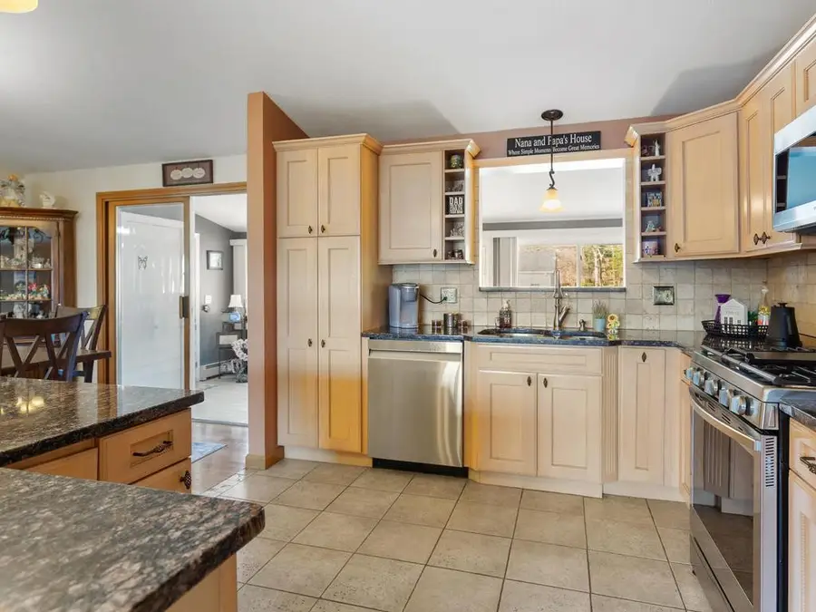 4 Sprague Circle, Johnston, RI 02919 - #3
