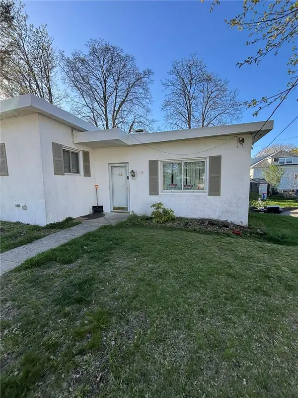65 Hillcrest Avenue, Pawtucket, RI 02860