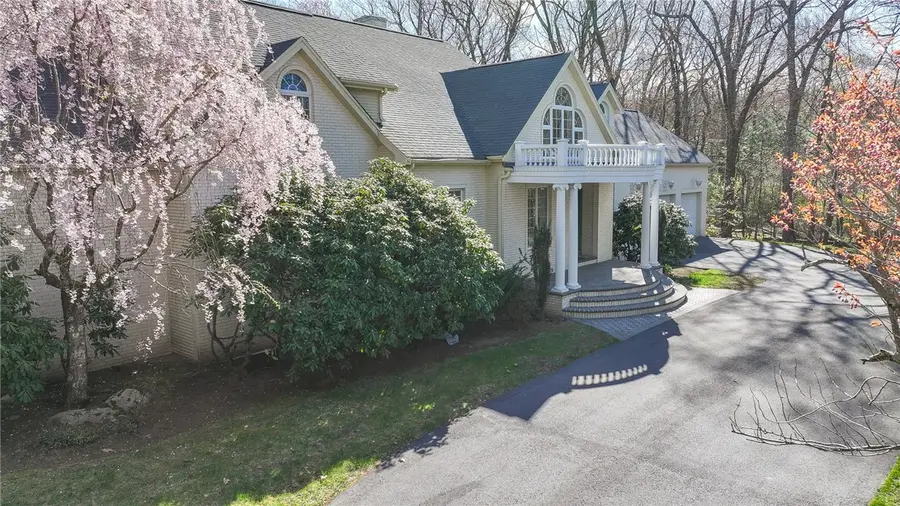 40 Suffolk Way, Lincoln, RI 02865 - #2
