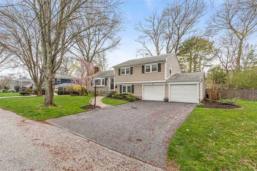 7 Meadowbrook Drive, Barrington, RI 02806 - #3